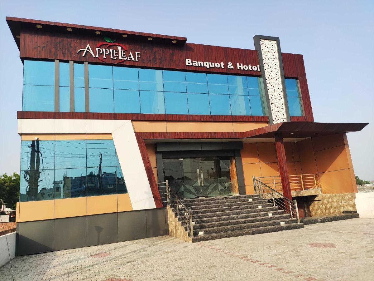 Oyo 92169 Apple Leaf Banquet & Hotel Alīgarh エクステリア 写真